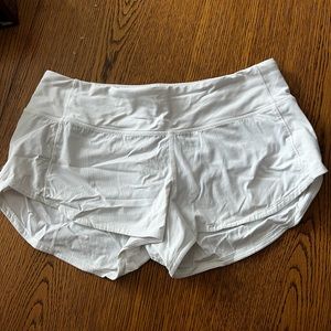 Lululemon speed up shorts 2.5”